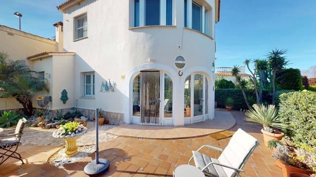 Chalet de 3 habitaciones en Oliva Nova, Oliva en venta con garaje - 495.000 € (Ref: 9646473)