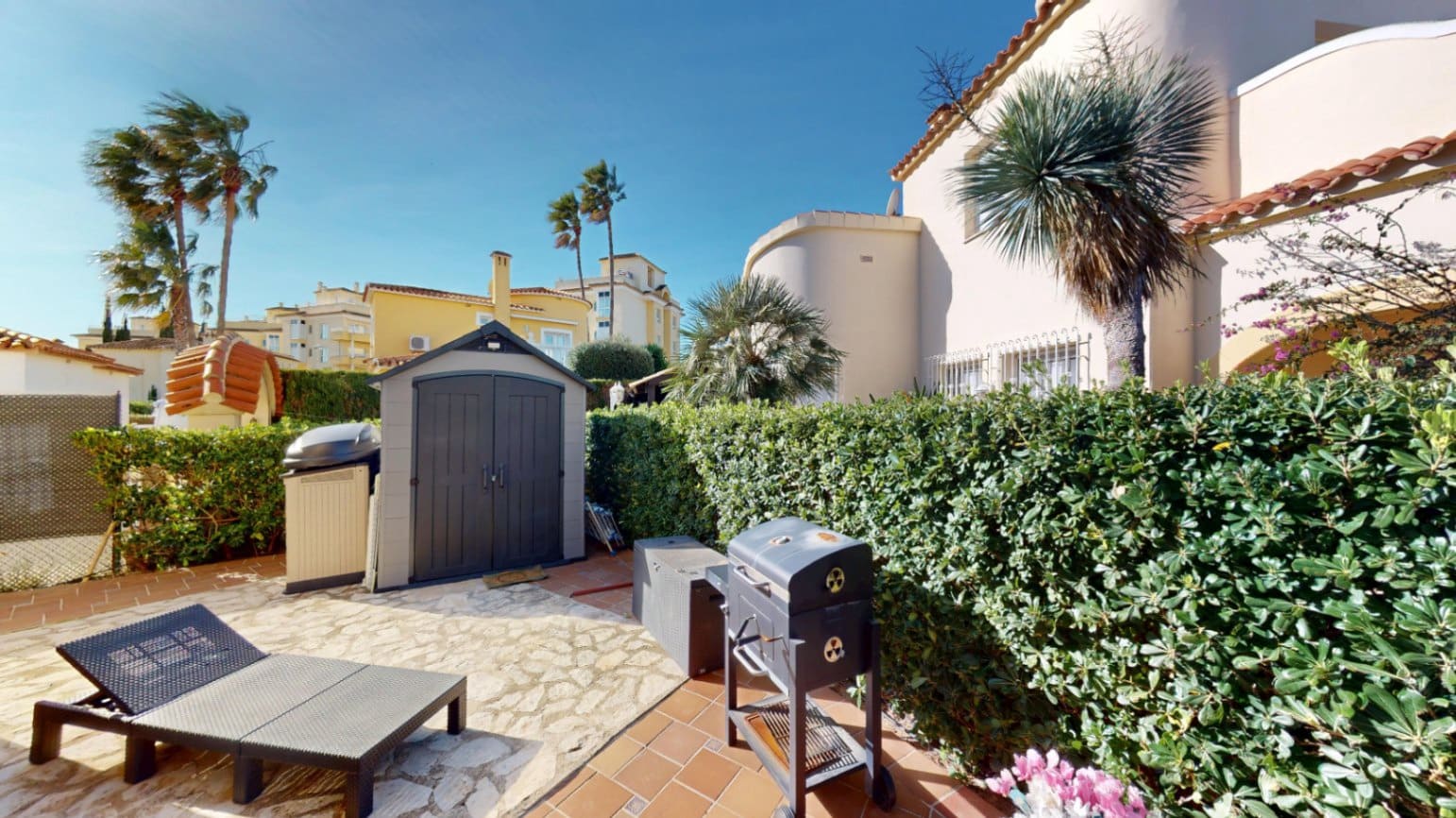 Chalet de 3 habitaciones en Oliva en venta con garaje - 495.000 € (Ref: 9646473)