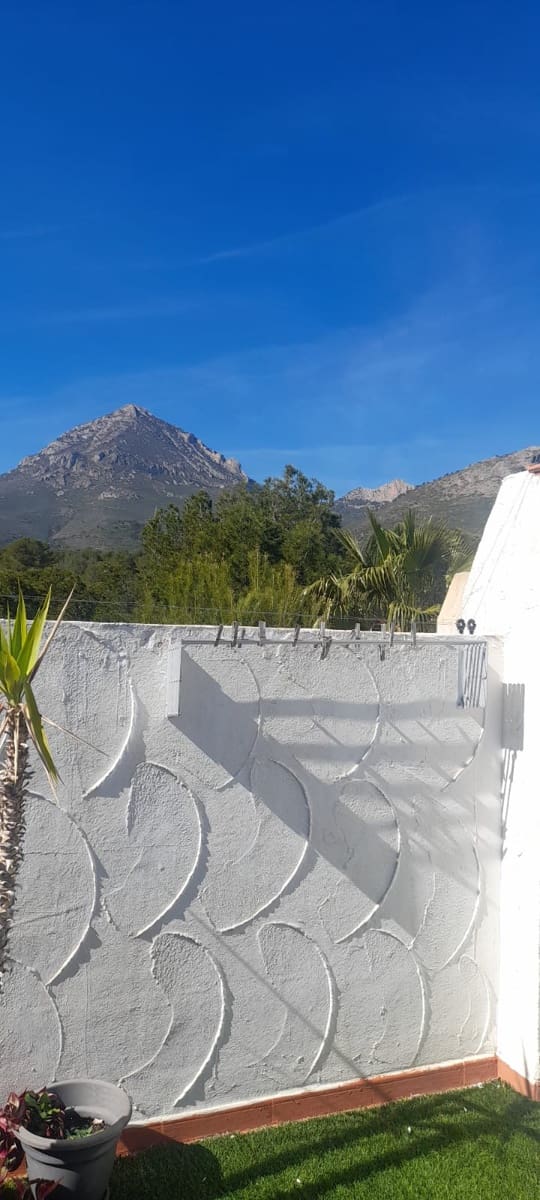 Adosado de 3 habitaciones en La Nucia en venta con piscina garaje - 289.000 € (Ref: 9659796)