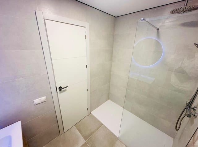 3 makuuhuone Huoneisto myytävänä paikassa Mercado, Alicante kaupunki - 252 000 € (Ref: 9676341)