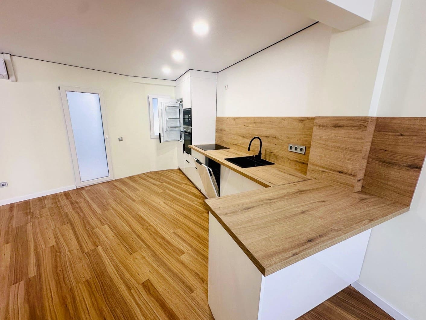 3 makuuhuone Huoneisto myytävänä paikassa Alicante kaupunki - 252 000 € (Ref: 9676341)