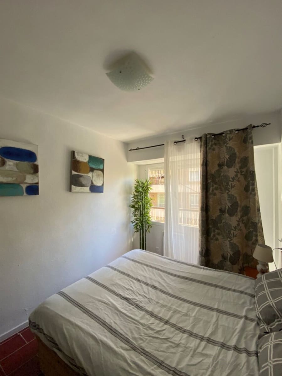 Apartamento de 2 habitaciones en Alicante / Alacant ciudad en venta - 235.000 € (Ref: 9678220)