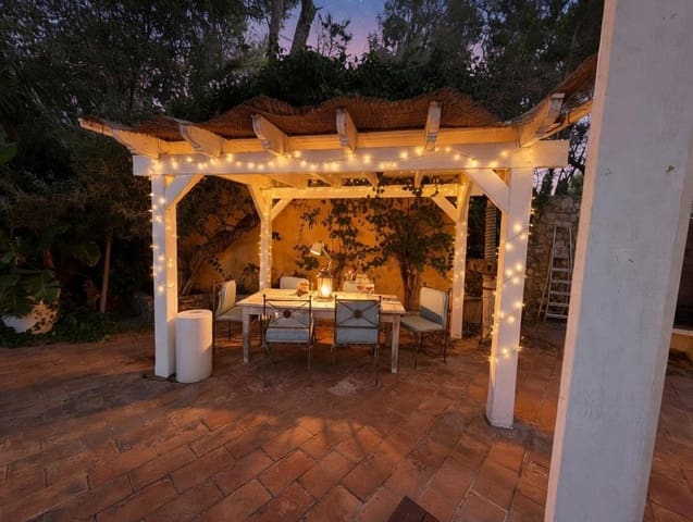 6 soverom Kjedet enebolig til salgs i Altea med svømmebasseng garasje - € 1 450 000 (Ref: 9685275)