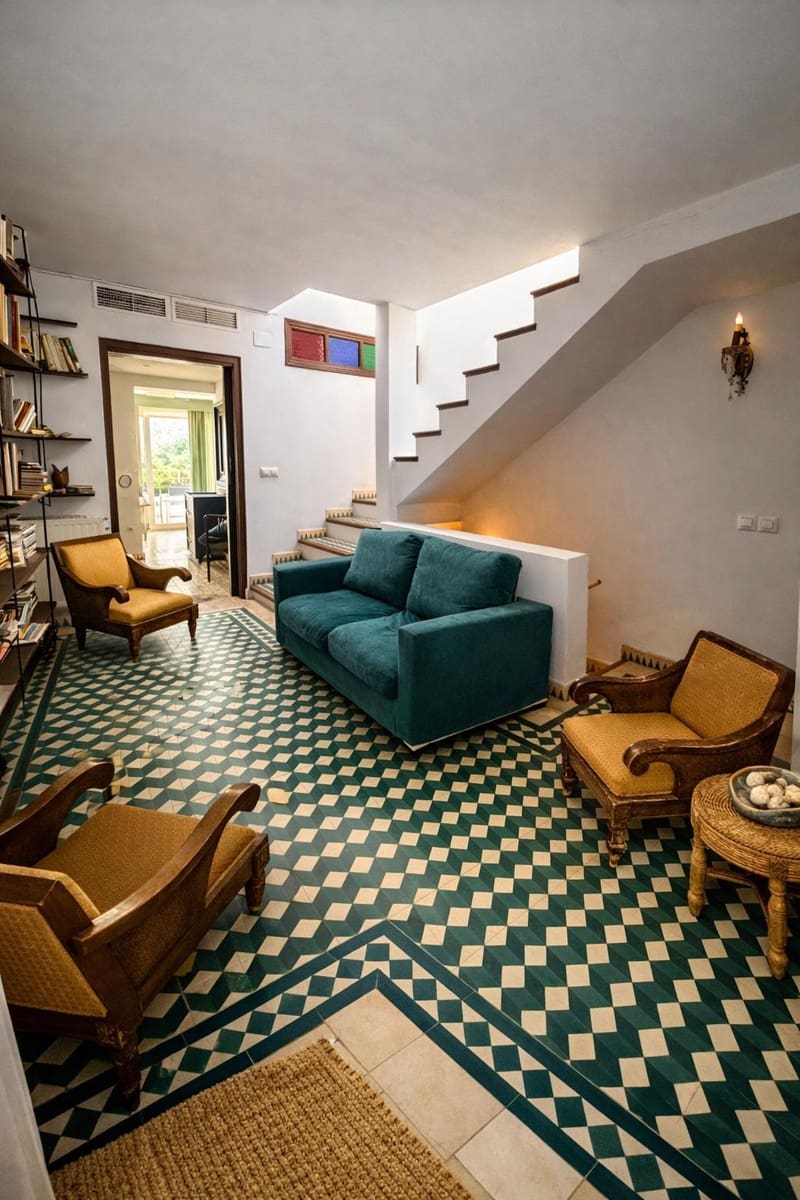 6 soverom Kjedet enebolig til salgs i Altea med svømmebasseng garasje - € 1 450 000 (Ref: 9685275)