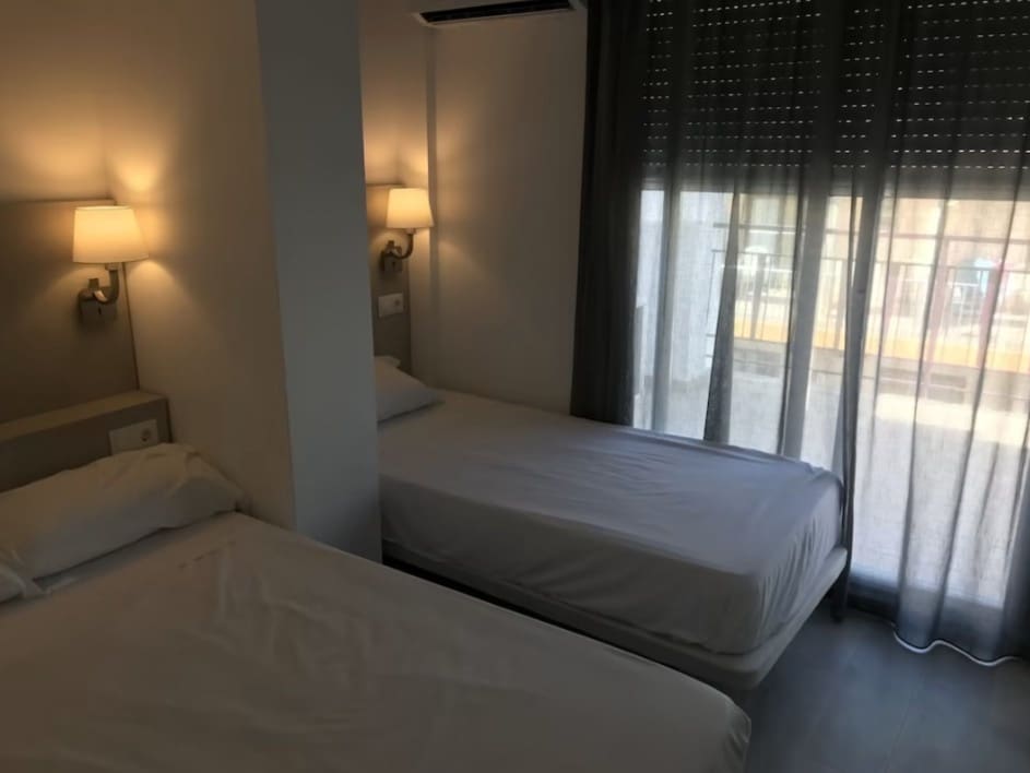 43 soverom Hotell til salgs i Benidorm - € 4 876 000 (Ref: 9708014)