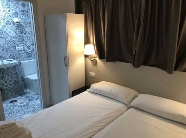 Hotel de 43 habitaciones en Centro Urbano, Benidorm en venta - 4.876.000 € (Ref: 9708014)