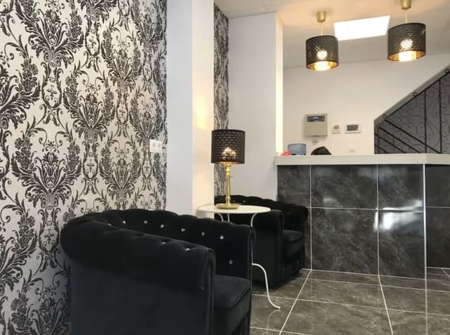 Hotel de 43 habitaciones en Centro Urbano, Benidorm en venta - 4.876.000 € (Ref: 9708014)