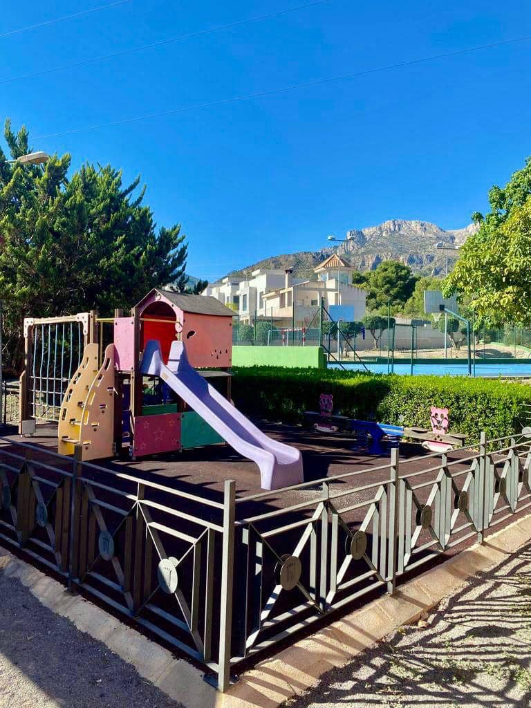 3 camera da letto Villa da affittare in La Nucia con piscina garage - 2.700 € (Rif: 9747090)