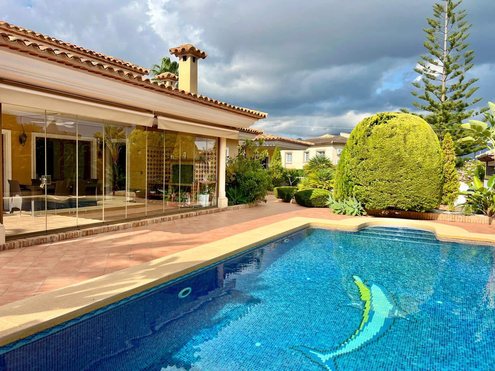 4 soverom Villa til salgs i Albir med svømmebasseng garasje - € 2 150 000 (Ref: 9747250)