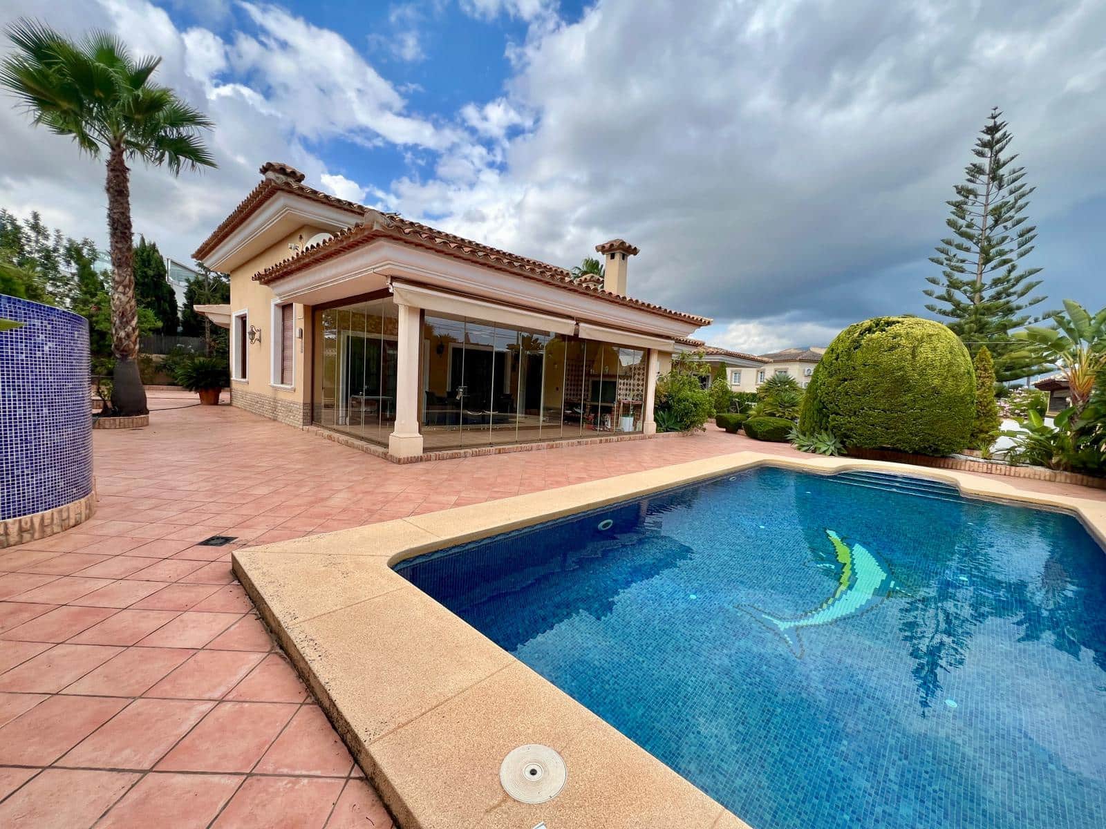 4 soverom Villa til salgs i Albir med svømmebasseng garasje - € 2 150 000 (Ref: 9747250)