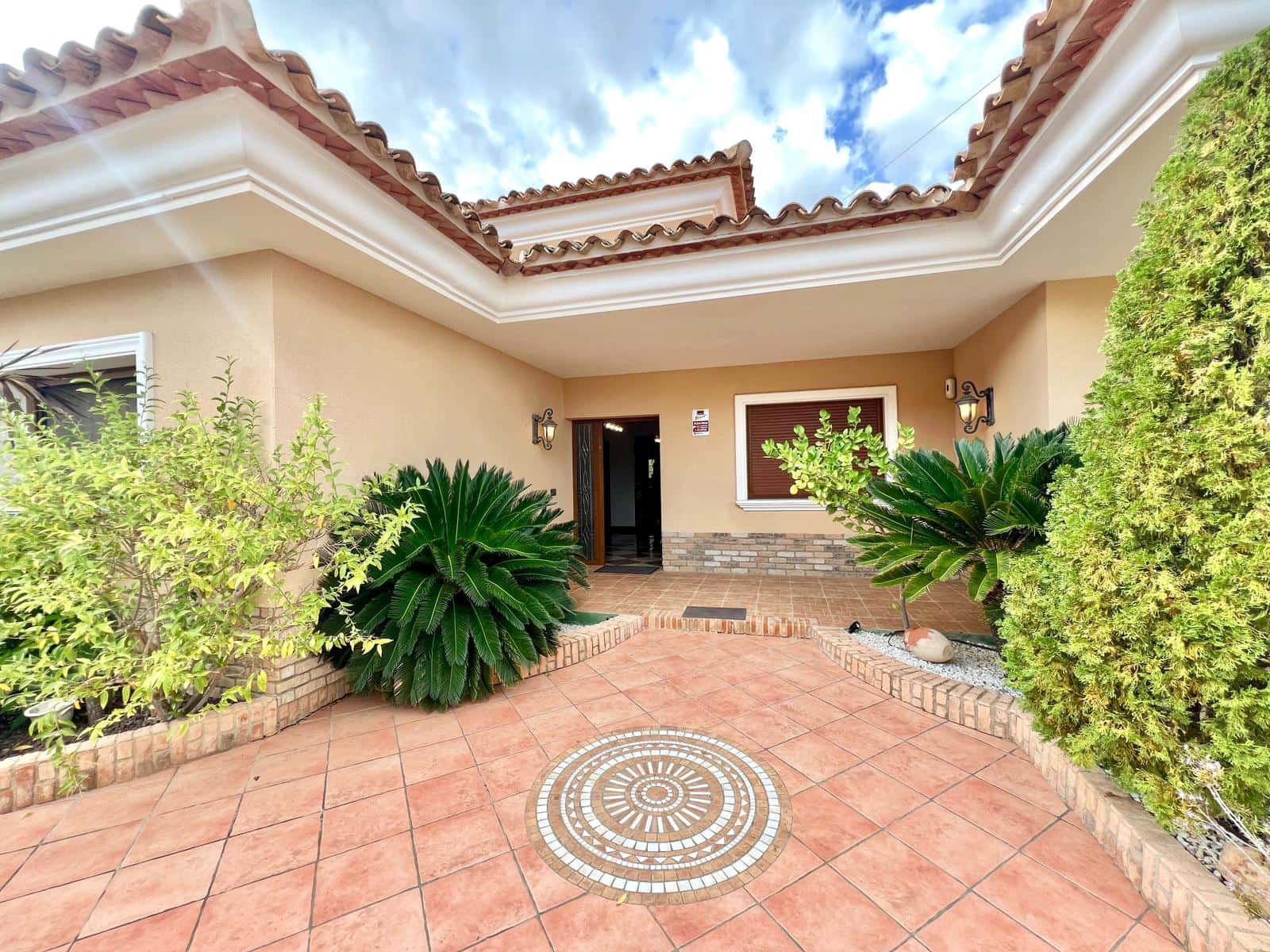 4 soverom Villa til salgs i Albir med svømmebasseng garasje - € 2 150 000 (Ref: 9747250)