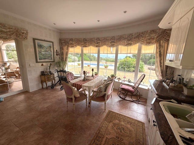 Chalet de 5 habitaciones en Alfaz del Pi / L'Alfàs del Pi en venta con piscina garaje - 813.000 € (Ref: 9751280)