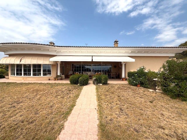 Chalet de 5 habitaciones en Pueblo - Urbanizaciones, Alfaz del Pi / L'Alfàs del Pi en venta con piscina garaje - 813.000 € (Ref: 9751280)