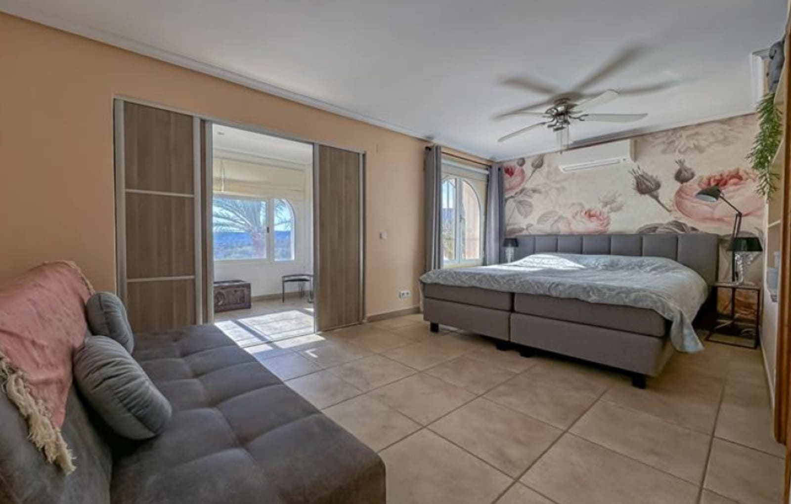 6 bedroom Villa for sale in Calpe / Calp with pool garage - € 749,000 (Ref: 9757820)