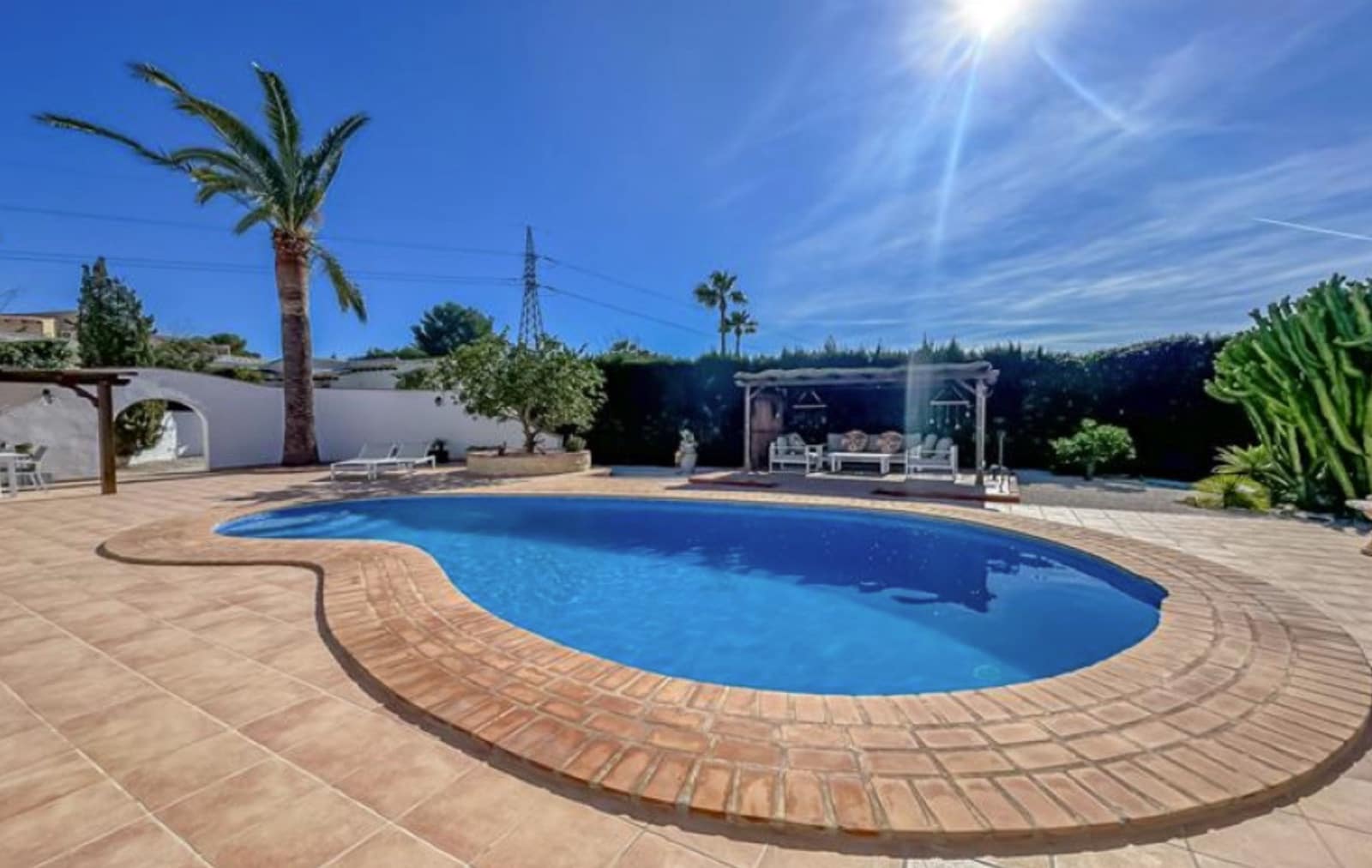 6 bedroom Villa for sale in Calpe / Calp with pool garage - € 749,000 (Ref: 9757820)