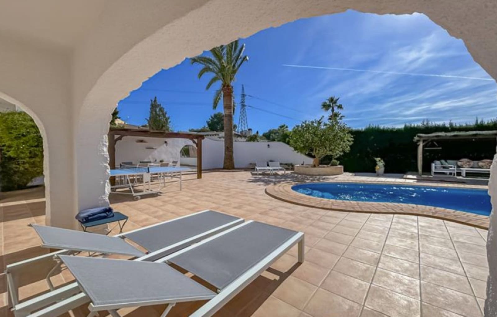 6 bedroom Villa for sale in Calpe / Calp with pool garage - € 749,000 (Ref: 9757820)