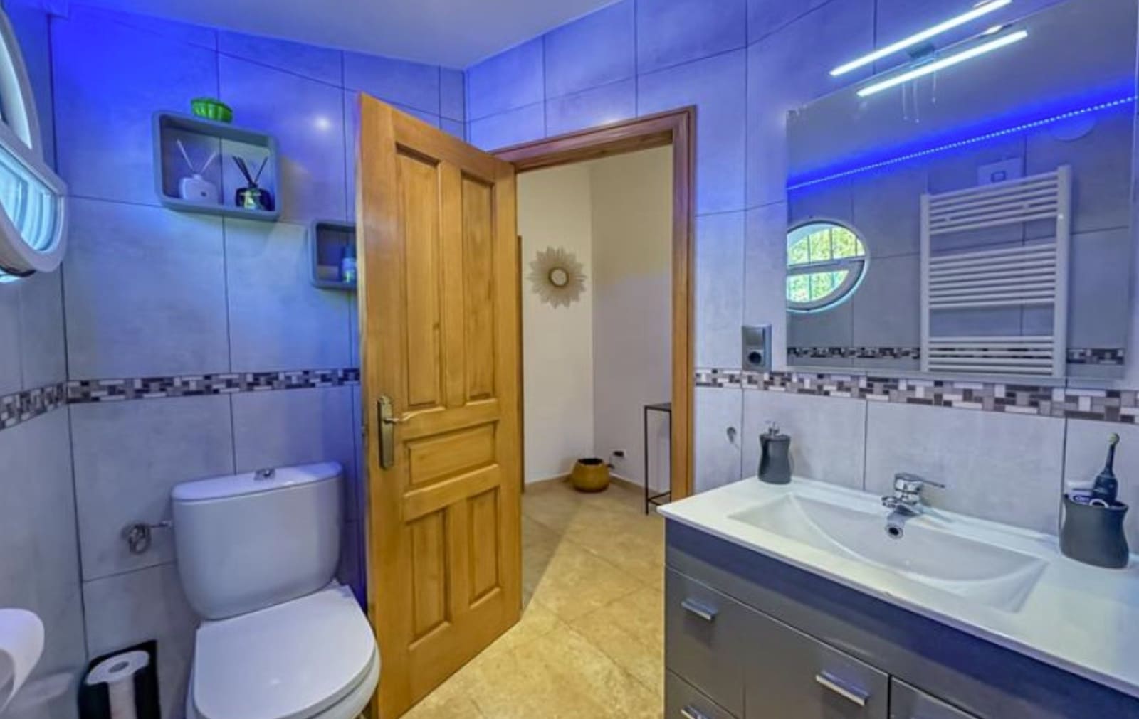 6 bedroom Villa for sale in Calpe / Calp with pool garage - € 749,000 (Ref: 9757820)