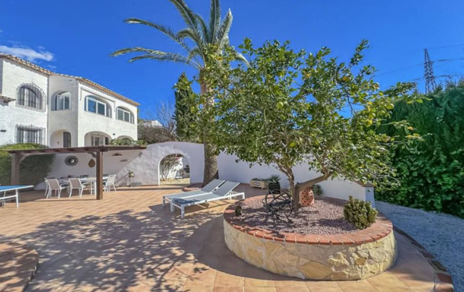 6 bedroom Villa for sale in Calpe / Calp with pool garage - € 749,000 (Ref: 9757820)