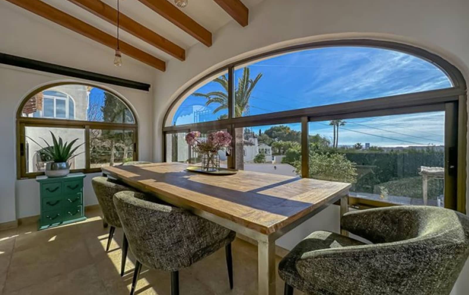 6 bedroom Villa for sale in Calpe / Calp with pool garage - € 749,000 (Ref: 9757820)