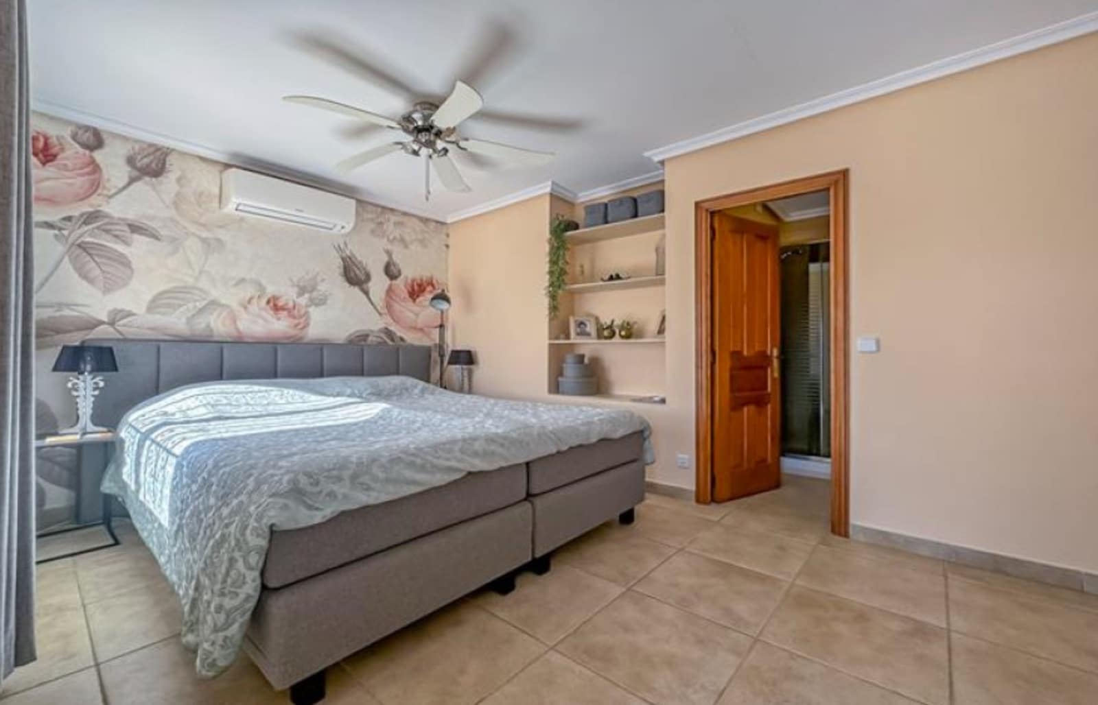 6 bedroom Villa for sale in Calpe / Calp with pool garage - € 749,000 (Ref: 9757820)