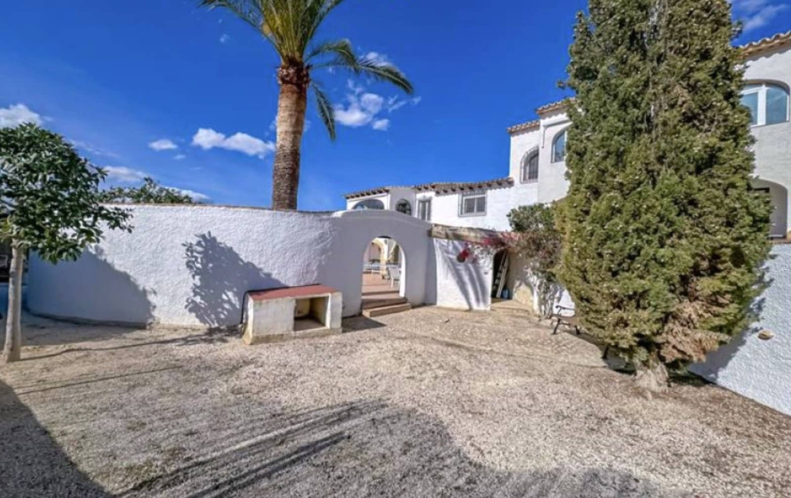 6 bedroom Villa for sale in Calpe / Calp with pool garage - € 749,000 (Ref: 9757820)