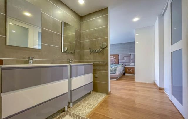 6 chambre Villa/Maison à vendre à Sierra Helada, Benidorm avec piscine garage - 890 000 € (Ref: 9758192)