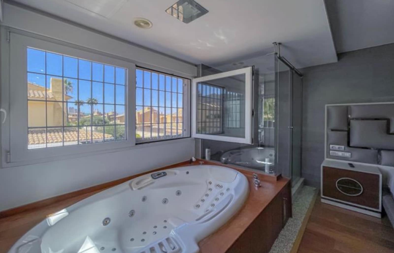 6 chambre Villa/Maison à vendre à Benidorm avec piscine garage - 890 000 € (Ref: 9758192)