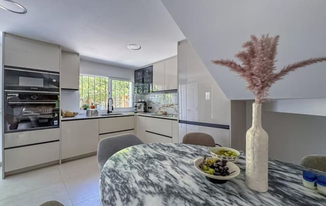 4 slaapkamer Villa te koop in Albir, Alfaz del Pi / L'Alfàs del Pi met zwembad garage - € 820.000 (Ref: 9758193)