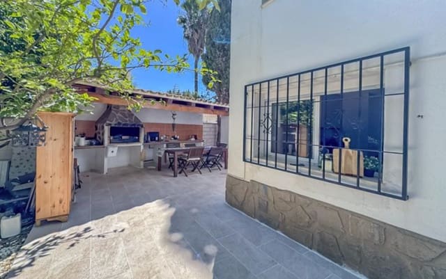 4 slaapkamer Villa te koop in Albir, Alfaz del Pi / L'Alfàs del Pi met zwembad garage - € 820.000 (Ref: 9758193)