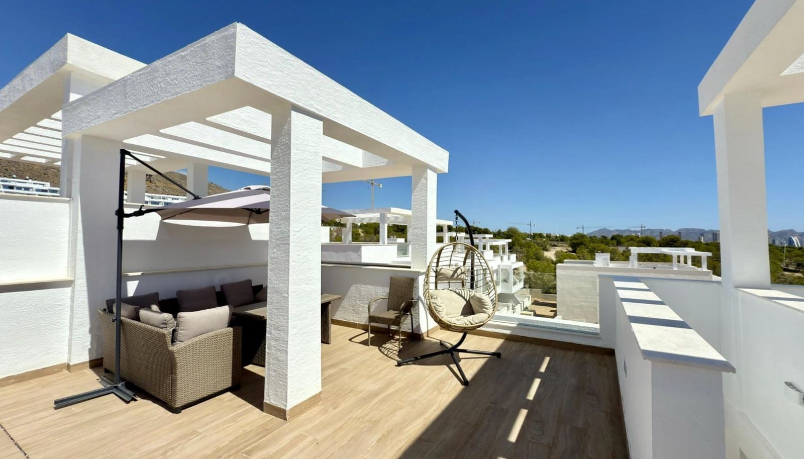 Ático de 2 habitaciones en Finestrat en venta con piscina garaje - 370.000 € (Ref: 9780012)