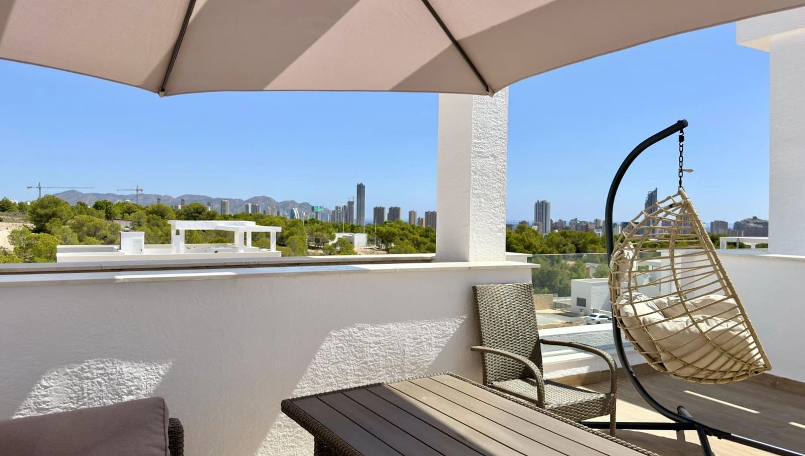 Ático de 2 habitaciones en Finestrat en venta con piscina garaje - 370.000 € (Ref: 9780012)