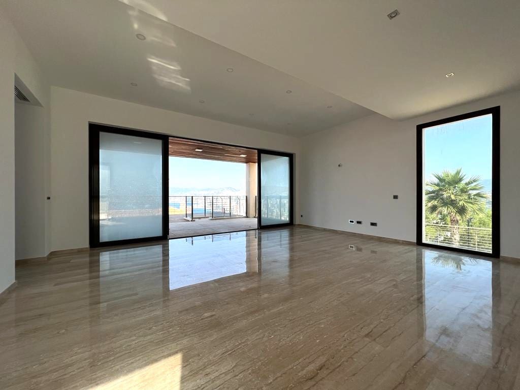 4 bedroom Villa for sale in Benidorm with pool garage - € 3,100,000 (Ref: 9785068)