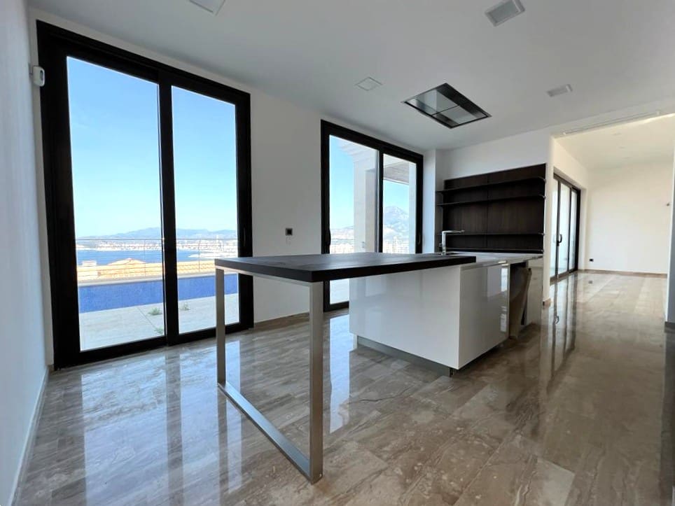 4 bedroom Villa for sale in Benidorm with pool garage - € 3,100,000 (Ref: 9785068)