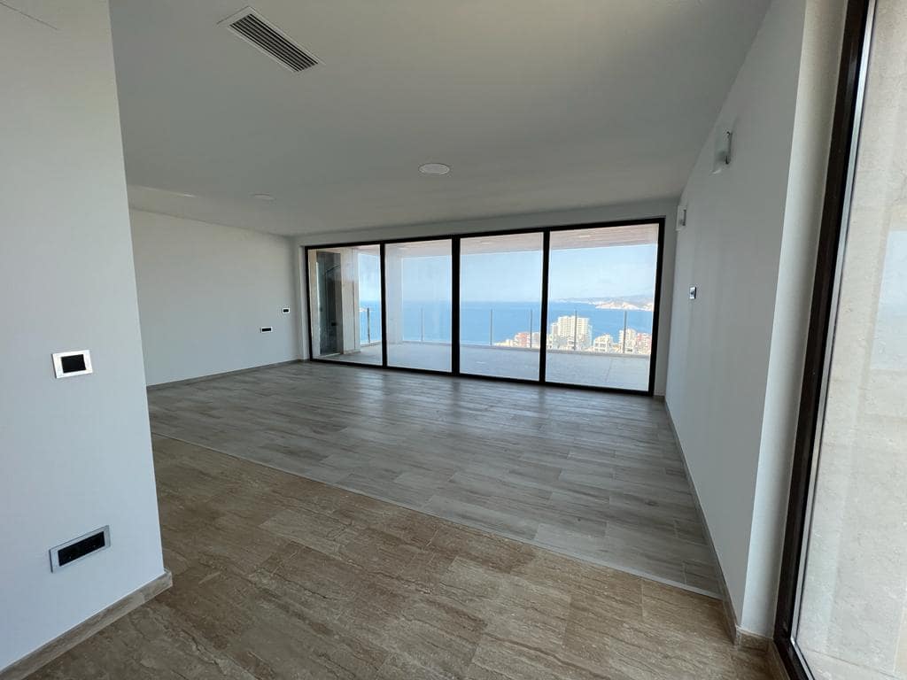 4 bedroom Villa for sale in Benidorm with pool garage - € 3,100,000 (Ref: 9785068)