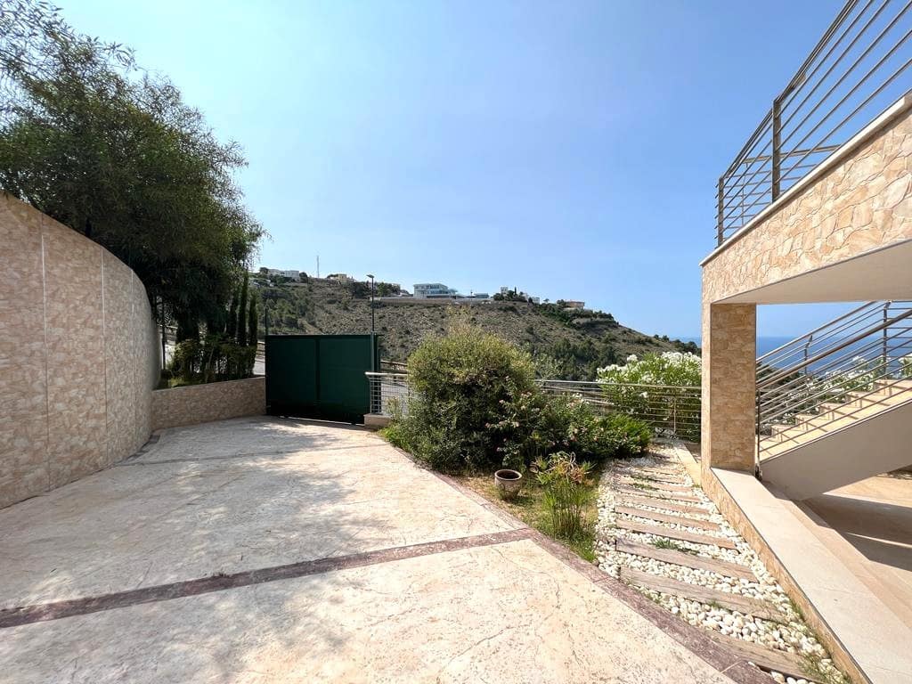 4 bedroom Villa for sale in Benidorm with pool garage - € 3,100,000 (Ref: 9785068)