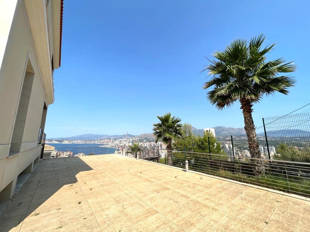 4 bedroom Villa for sale in Benidorm with pool garage - € 3,100,000 (Ref: 9785068)