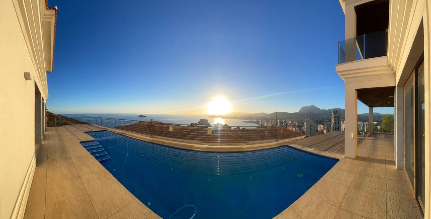 4 bedroom Villa for sale in Benidorm with pool garage - € 3,100,000 (Ref: 9785068)