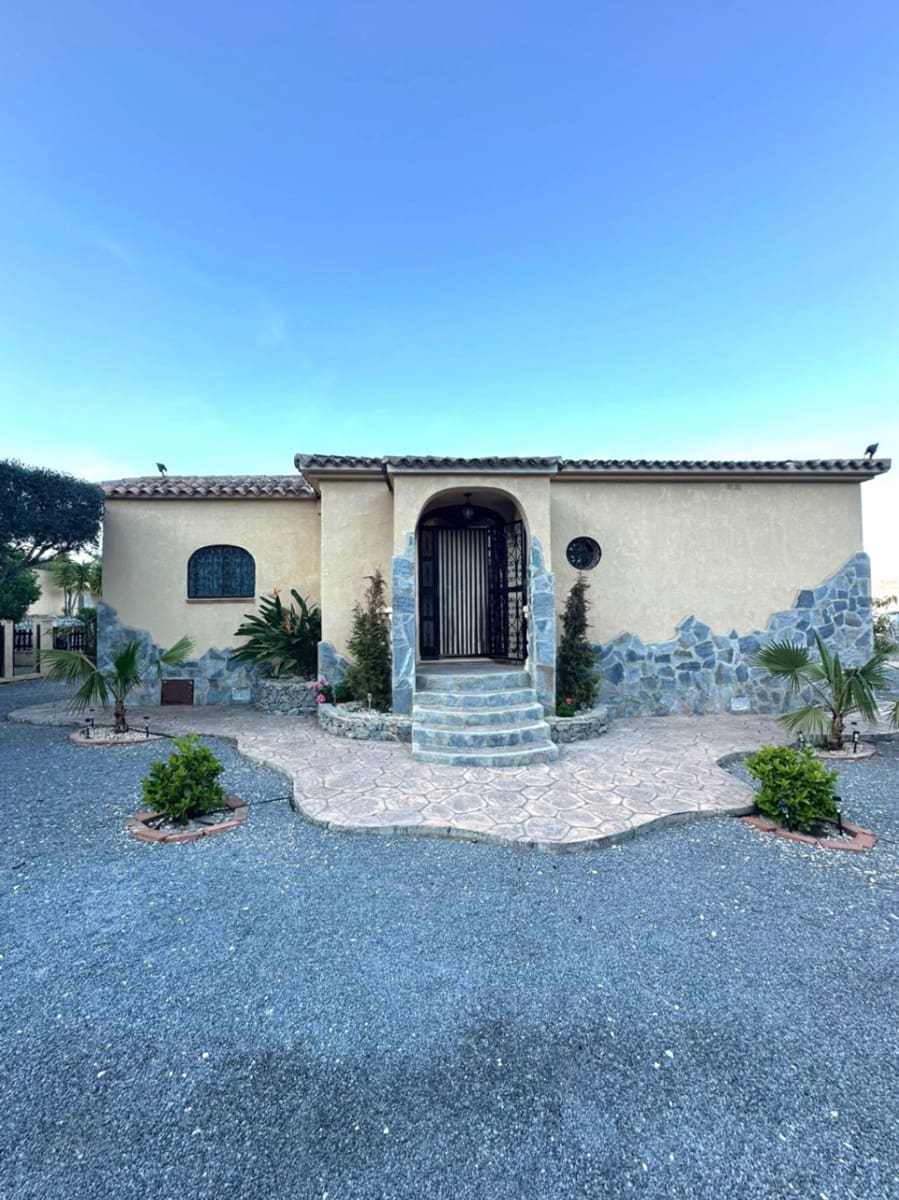 4 bedroom Villa for sale in Polop with garage - € 630,000 (Ref: 9785069)