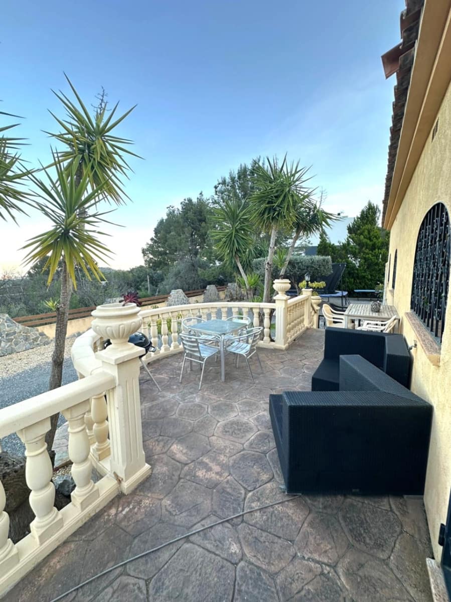 4 bedroom Villa for sale in Polop with garage - € 630,000 (Ref: 9785069)