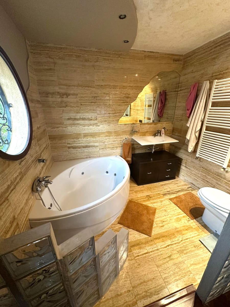 4 bedroom Villa for sale in Polop with garage - € 630,000 (Ref: 9785069)