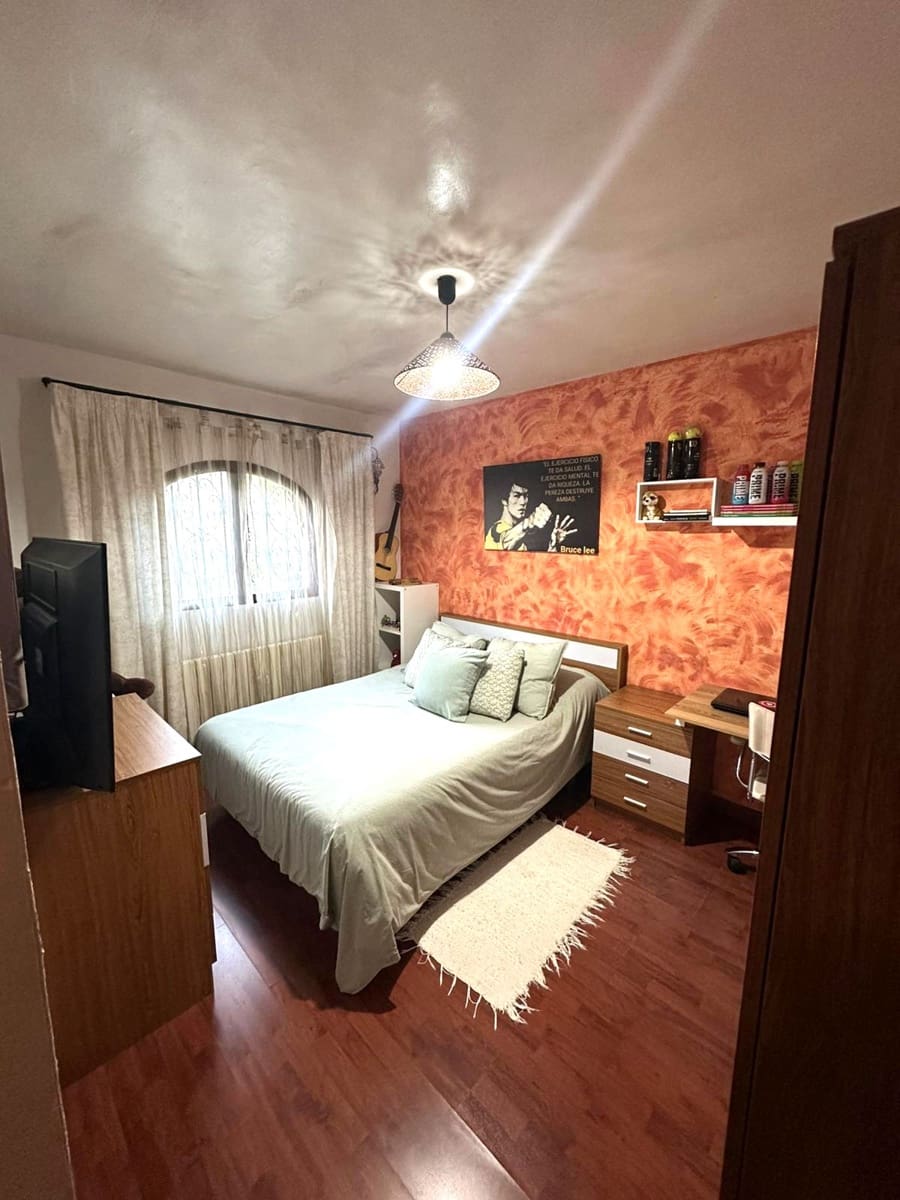 4 bedroom Villa for sale in Polop with garage - € 630,000 (Ref: 9785069)