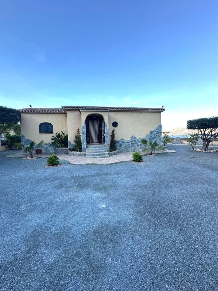 4 bedroom Villa for sale in Polop with garage - € 630,000 (Ref: 9785069)