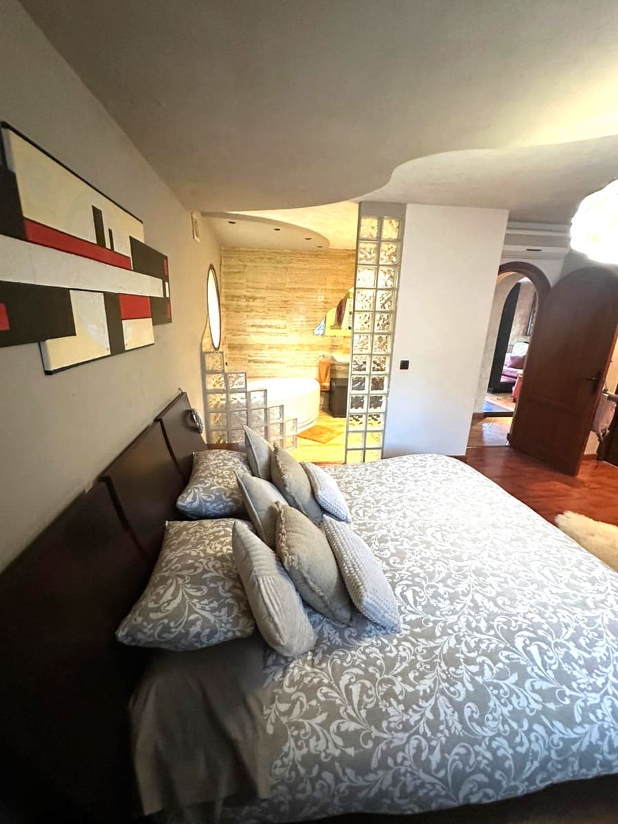 4 bedroom Villa for sale in Polop with garage - € 630,000 (Ref: 9785069)