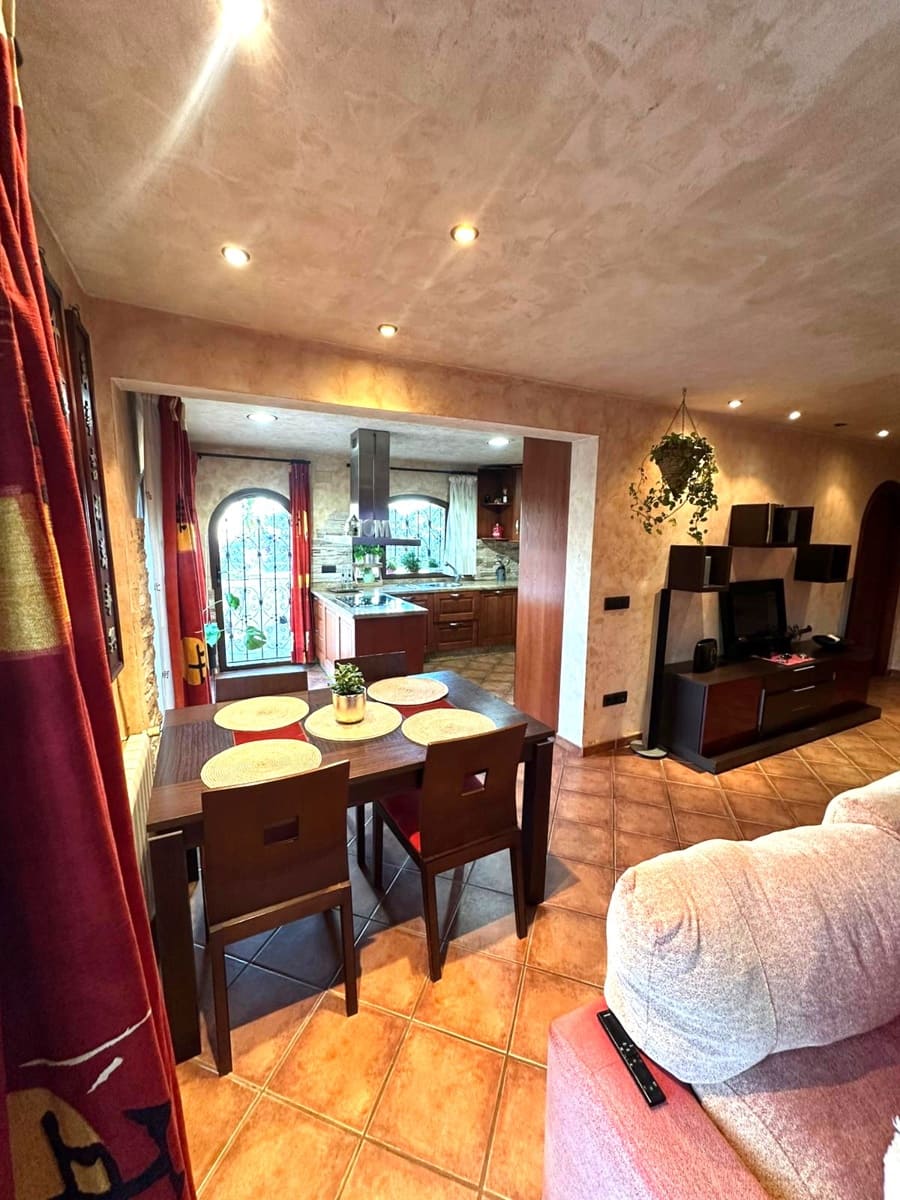 4 bedroom Villa for sale in Polop with garage - € 630,000 (Ref: 9785069)