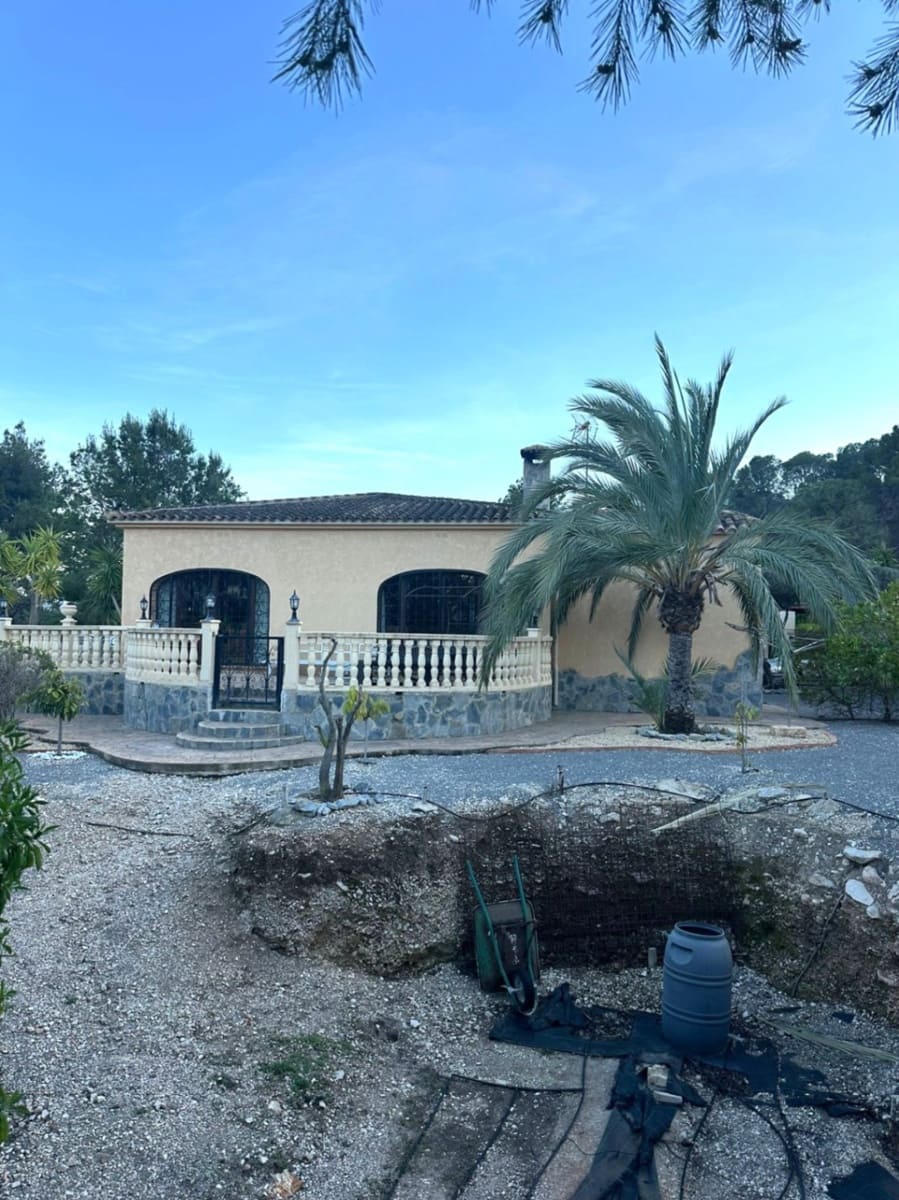 4 bedroom Villa for sale in Polop with garage - € 630,000 (Ref: 9785069)