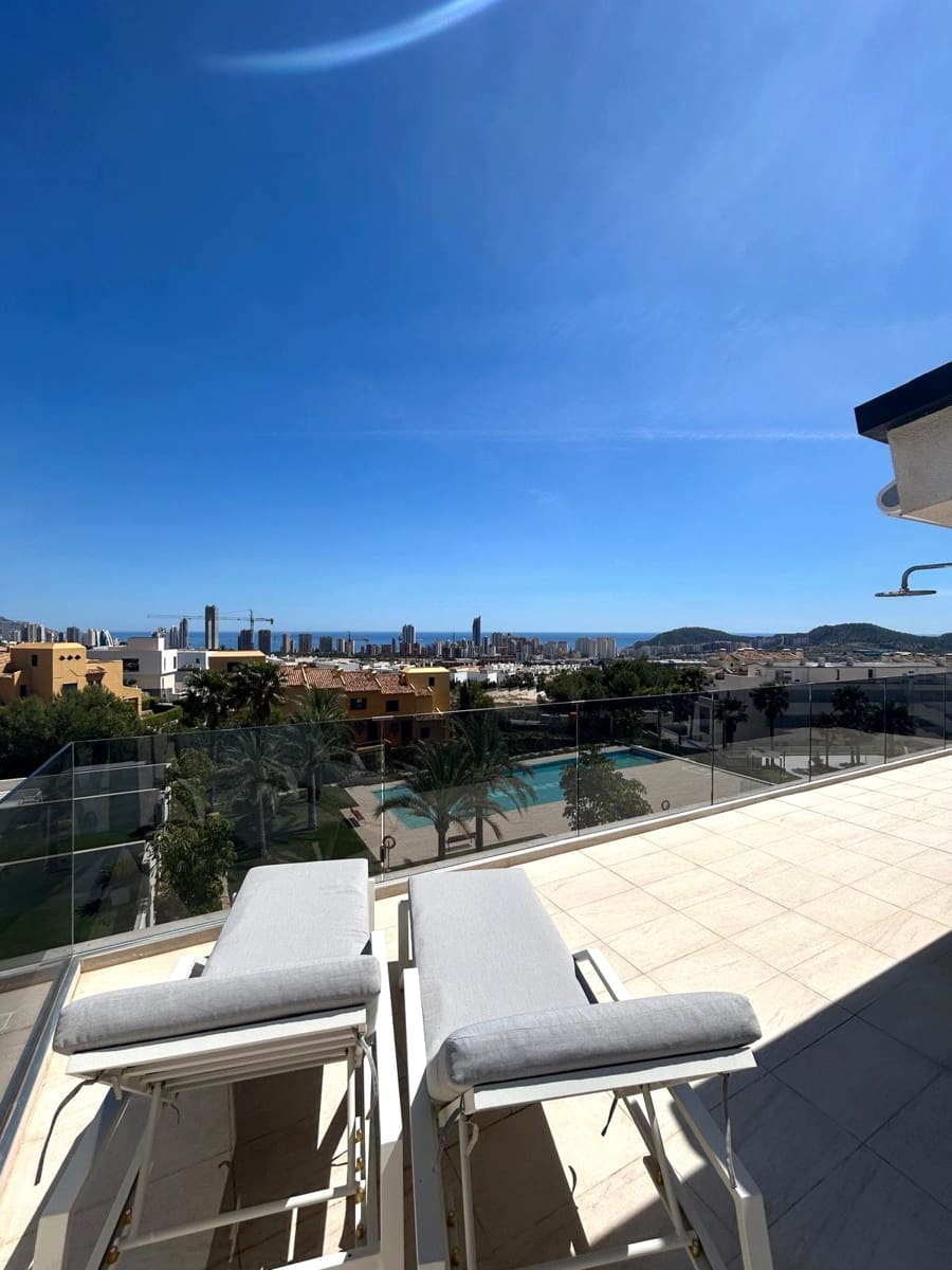 3 sypialnia Penthouse na sprzedaż w Finestrat z basenem garażem - 550 000 € (Ref: 9807502)