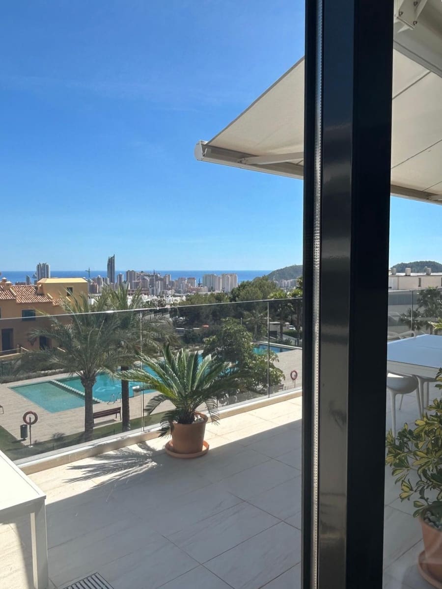 3 sypialnia Penthouse na sprzedaż w Finestrat z basenem garażem - 550 000 € (Ref: 9807502)