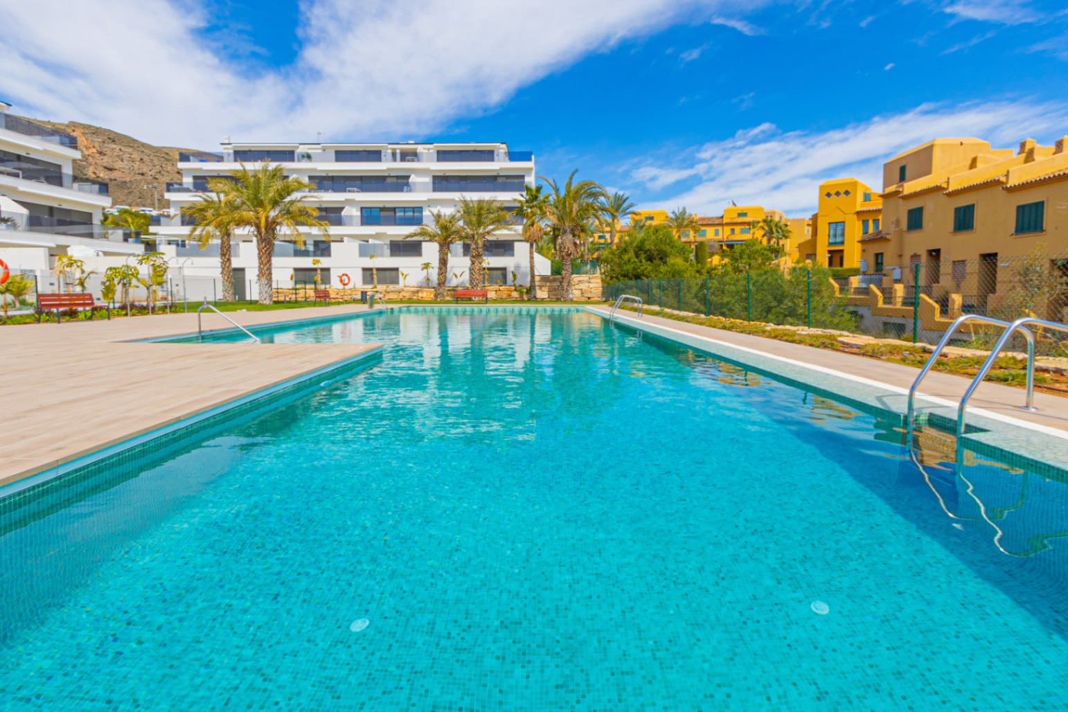 3 sypialnia Penthouse na sprzedaż w Finestrat z basenem garażem - 550 000 € (Ref: 9807502)