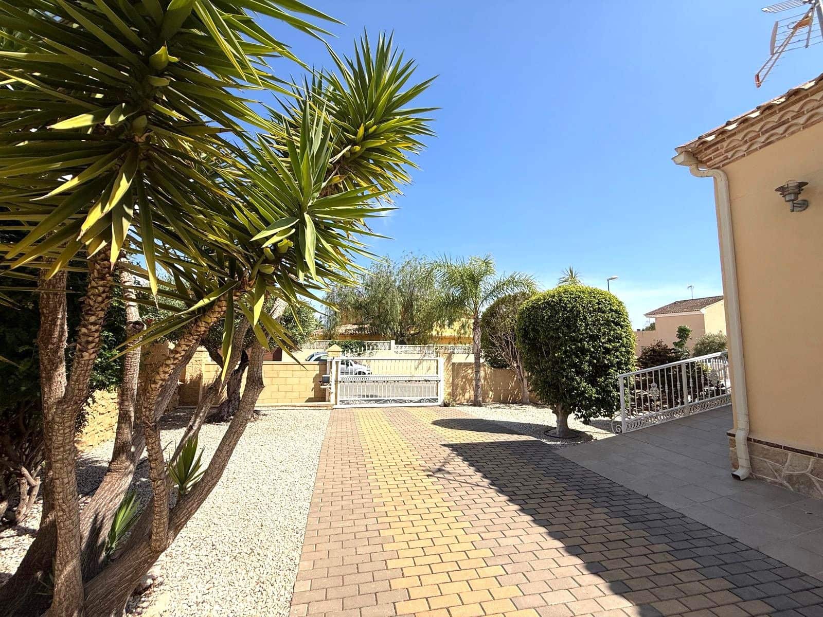 3 slaapkamer Villa te koop in La Nucia met garage - € 525.000 (Ref: 9827562)