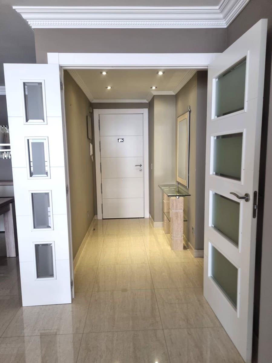 3 sypialnia Apartament do wynajęcia w Benidorm z basenem garażem - 1 800 € (Ref: 9830540)